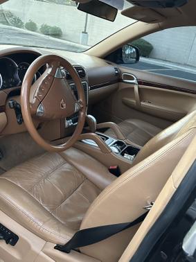 Photo 4 of 5 of 2004 Porsche Cayenne S